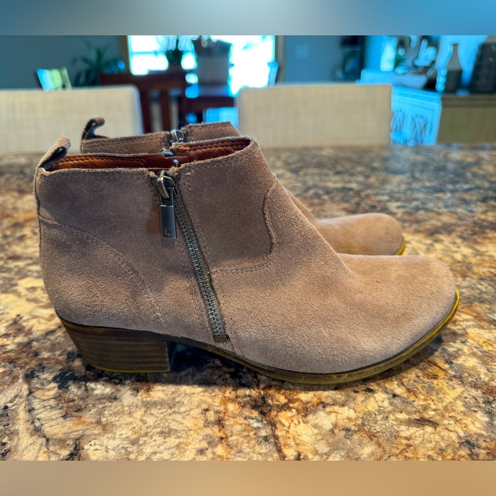 Women’s Lucky Brand leather booties